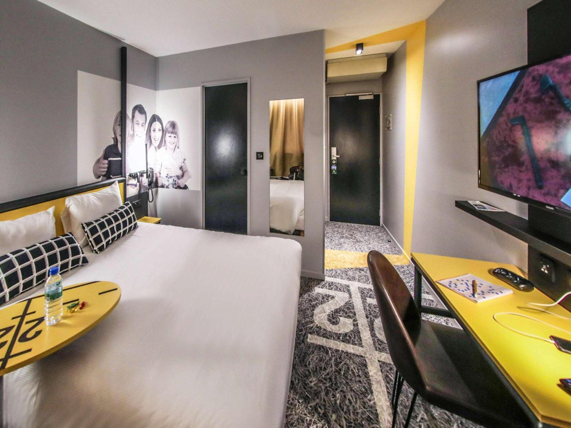 Hotel Ibis Styles Republique 3*
